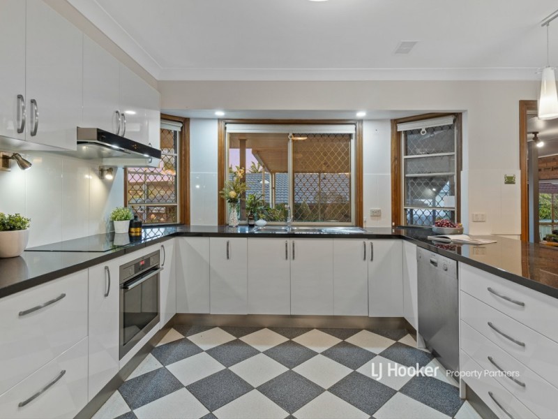 2 Totten Close, Eight Mile Plains QLD 4113