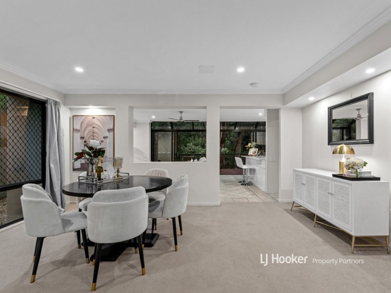 19 Aaron Place, Indooroopilly QLD 4068