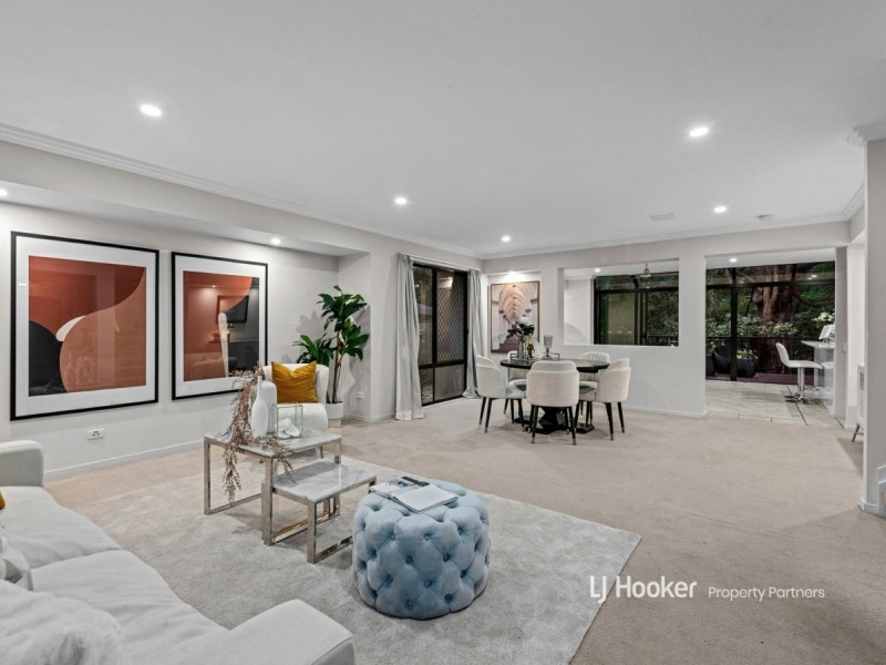 19 Aaron Place, Indooroopilly QLD 4068