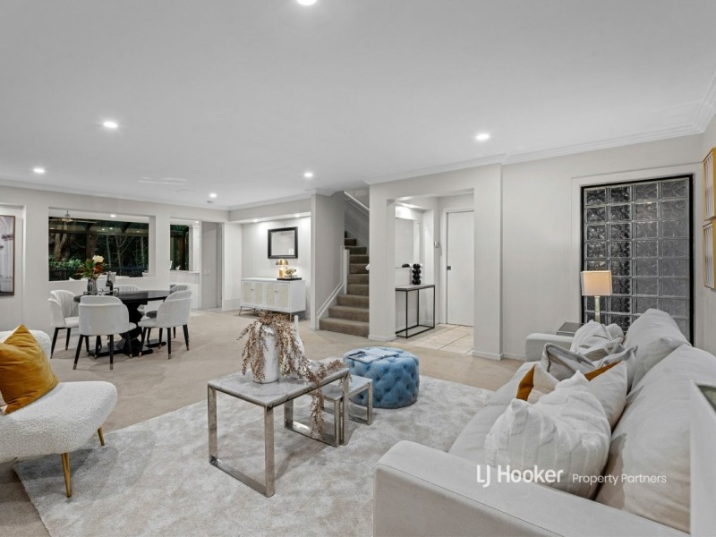 19 Aaron Place, Indooroopilly QLD 4068