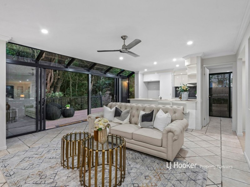 19 Aaron Place, Indooroopilly QLD 4068