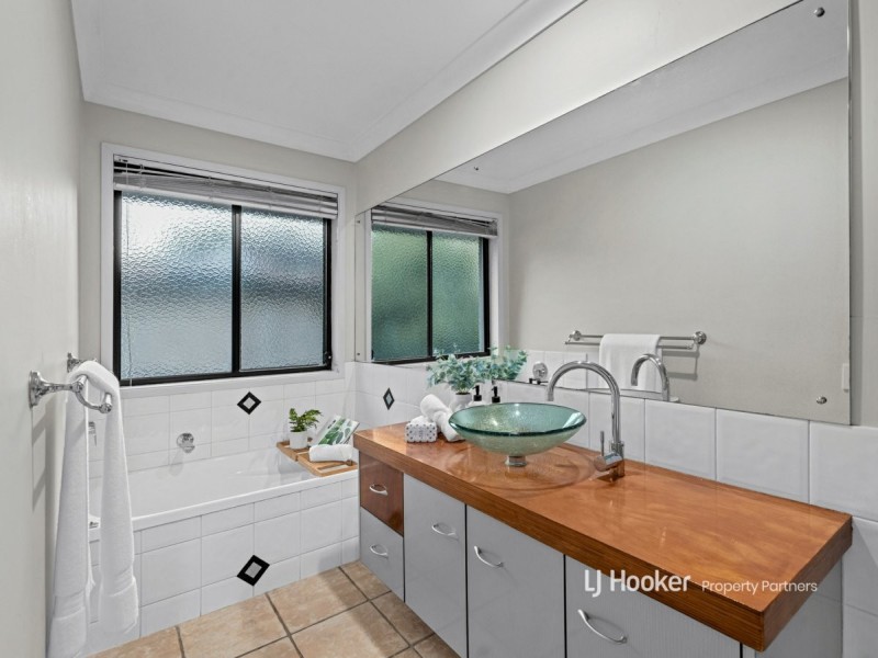 19 Aaron Place, Indooroopilly QLD 4068