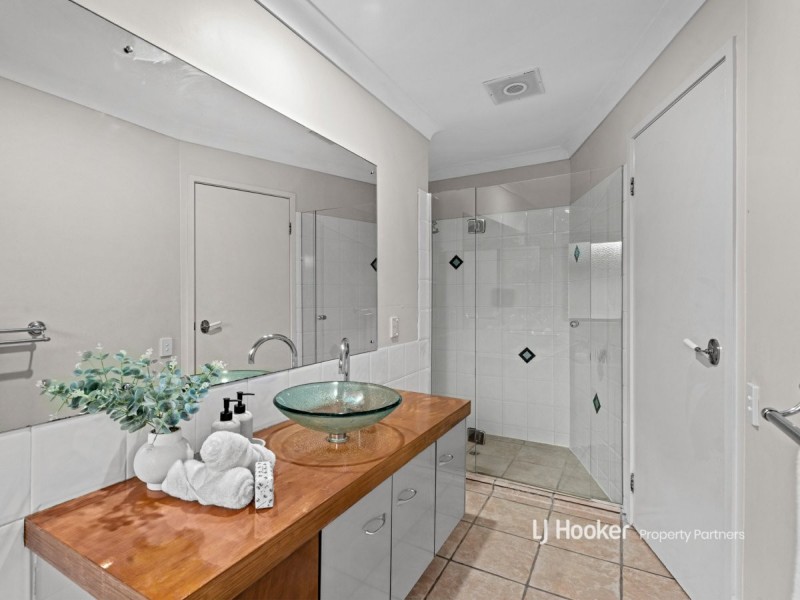 19 Aaron Place, Indooroopilly QLD 4068