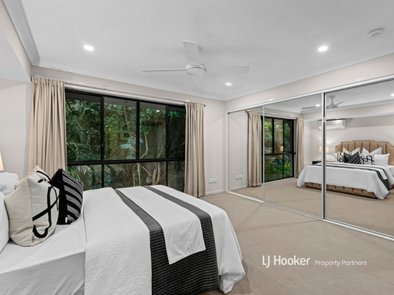 19 Aaron Place, Indooroopilly QLD 4068