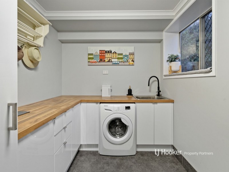 8 Shirland Street, Macgregor QLD 4109