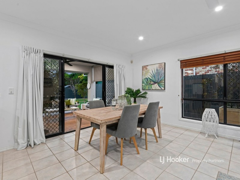 8 Coventry Place, Wishart QLD 4122