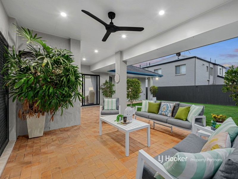 8 Coventry Place, Wishart QLD 4122