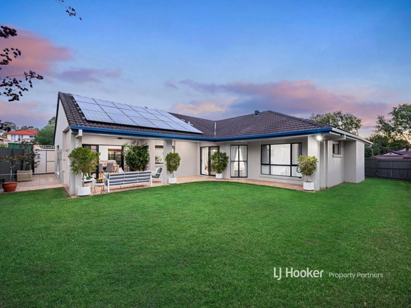 8 Coventry Place, Wishart QLD 4122