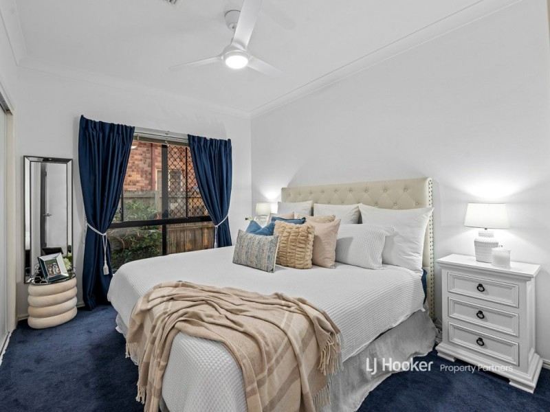 8 Coventry Place, Wishart QLD 4122