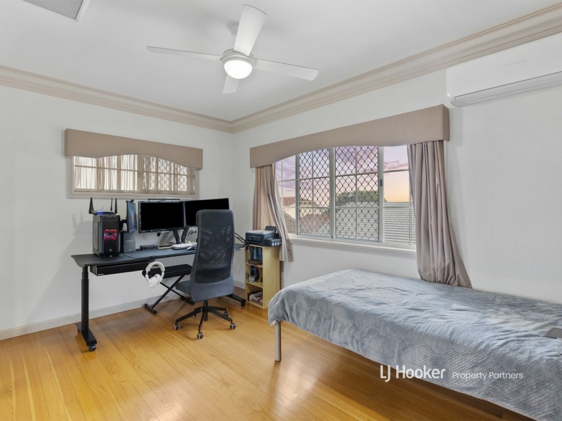 12 Reagan Place, Stretton QLD 4116