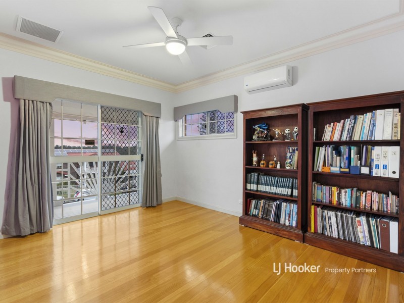 12 Reagan Place, Stretton QLD 4116