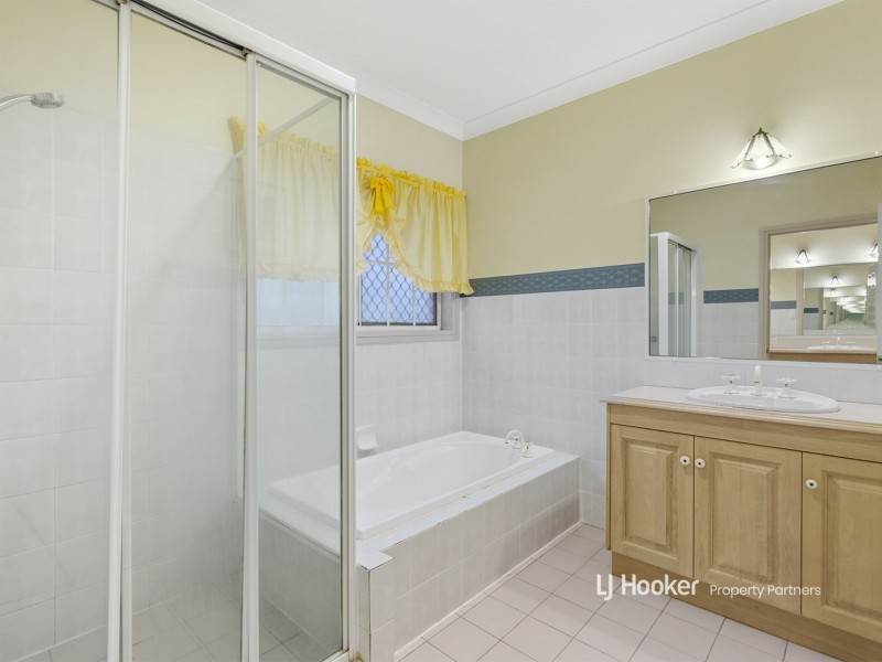 12 Reagan Place, Stretton QLD 4116