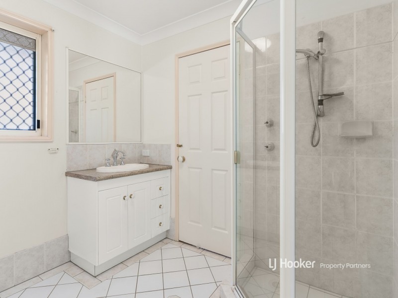 15 Chestnut Place, Calamvale QLD 4116