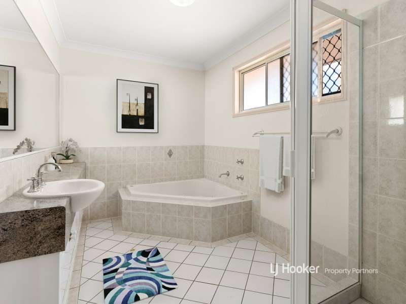 15 Chestnut Place, Calamvale QLD 4116