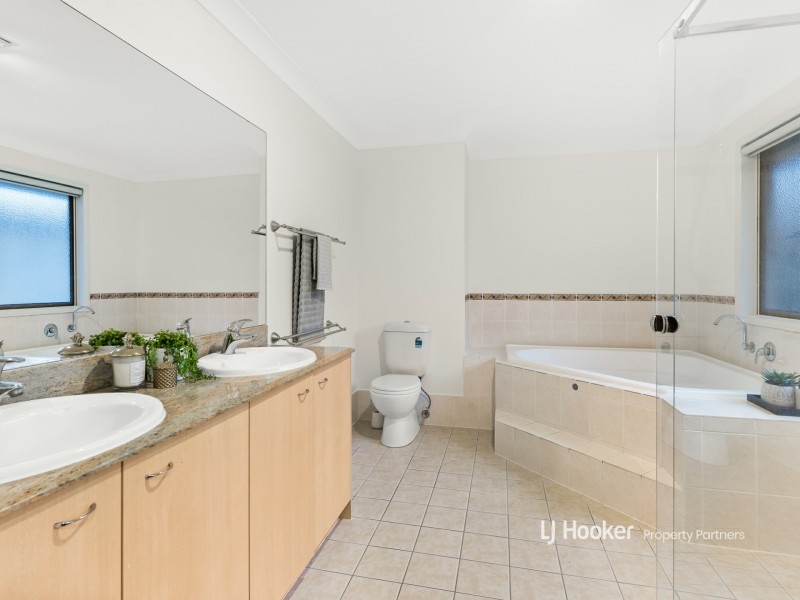5 Caravonica Court, Calamvale QLD 4116