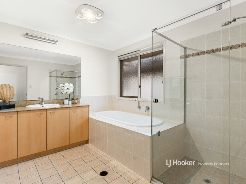 5 Caravonica Court, Calamvale QLD 4116