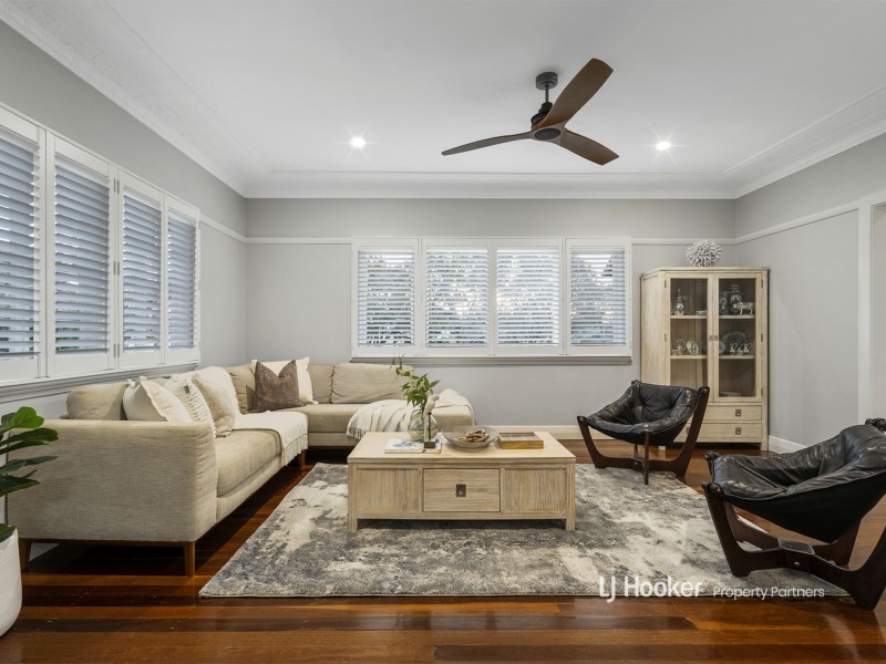 18 Weal Avenue, Tarragindi QLD 4121