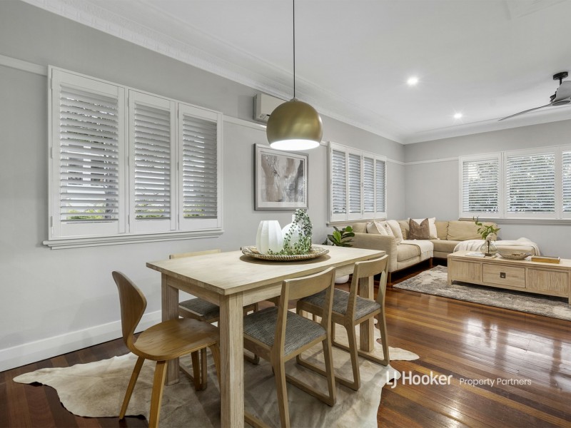 18 Weal Avenue, Tarragindi QLD 4121