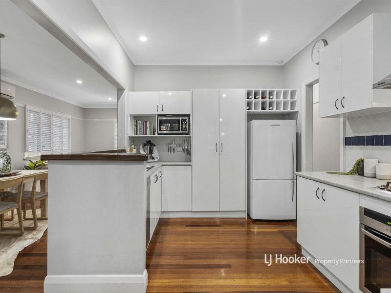 18 Weal Avenue, Tarragindi QLD 4121