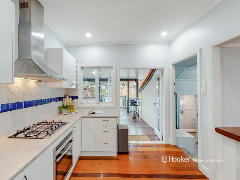 18 Weal Avenue, Tarragindi QLD 4121