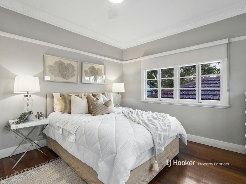 18 Weal Avenue, Tarragindi QLD 4121