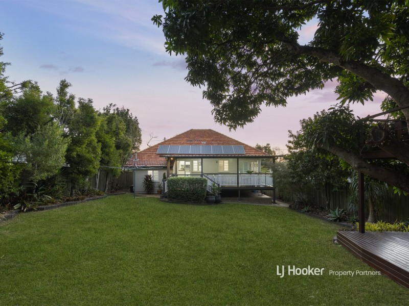 18 Weal Avenue, Tarragindi QLD 4121