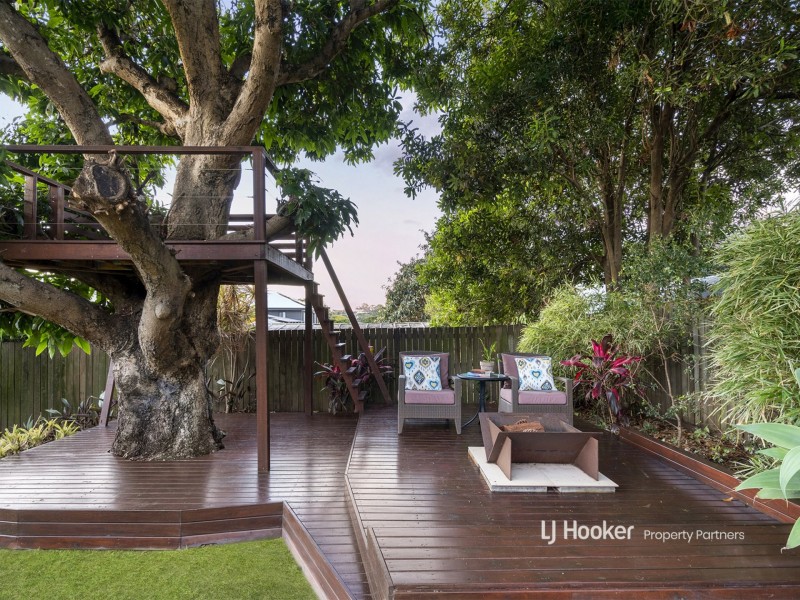 18 Weal Avenue, Tarragindi QLD 4121