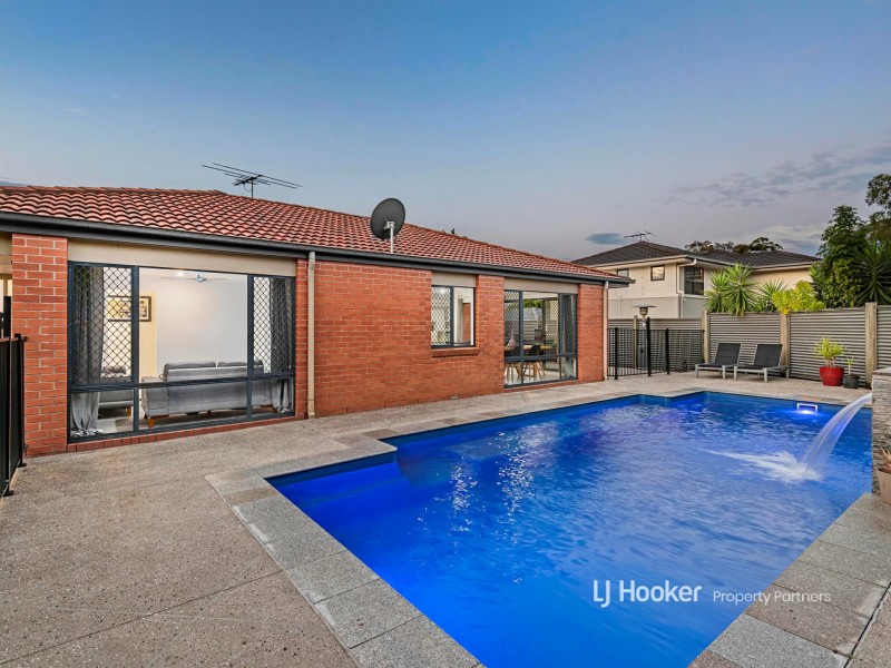 25 Mapelton Circuit, Parkinson QLD 4115