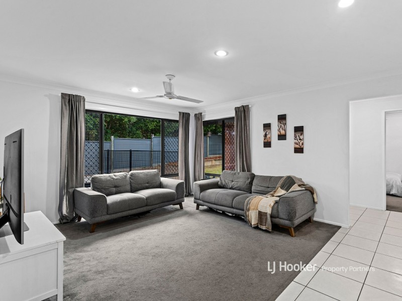 25 Mapelton Circuit, Parkinson QLD 4115