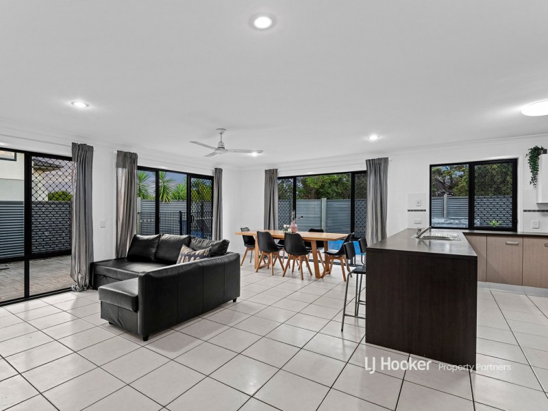 25 Mapelton Circuit, Parkinson QLD 4115