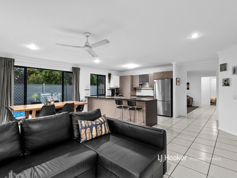 25 Mapelton Circuit, Parkinson QLD 4115