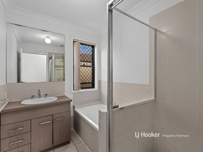 25 Mapelton Circuit, Parkinson QLD 4115