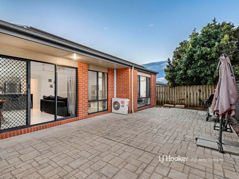 25 Mapelton Circuit, Parkinson QLD 4115
