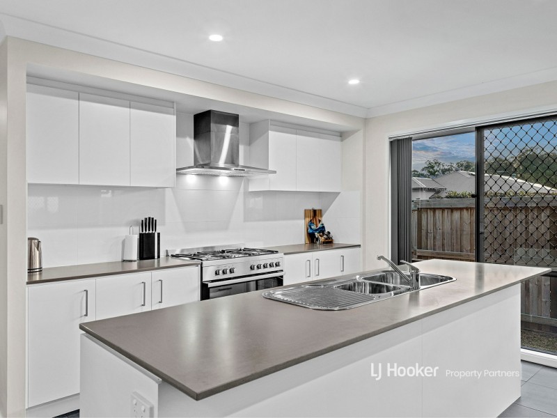 52 Macadamia Circuit, Park Ridge QLD 4125