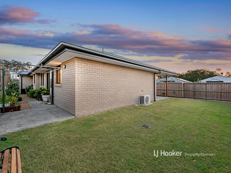 52 Macadamia Circuit, Park Ridge QLD 4125