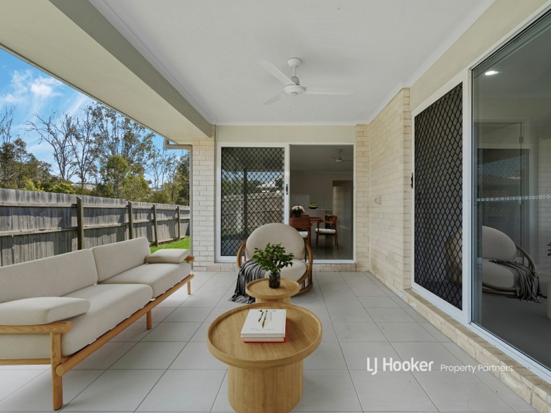 8 Sabine Circuit, Holmview QLD 4207