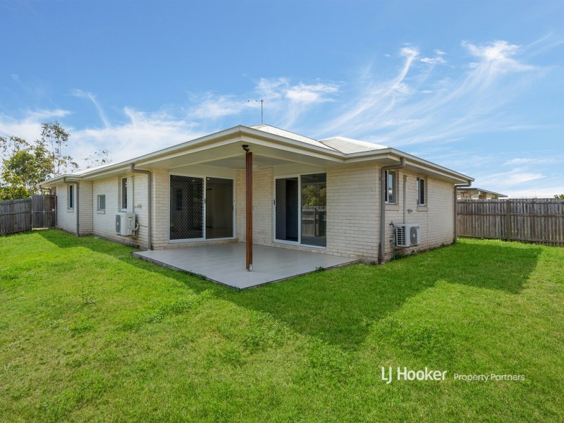 8 Sabine Circuit, Holmview QLD 4207