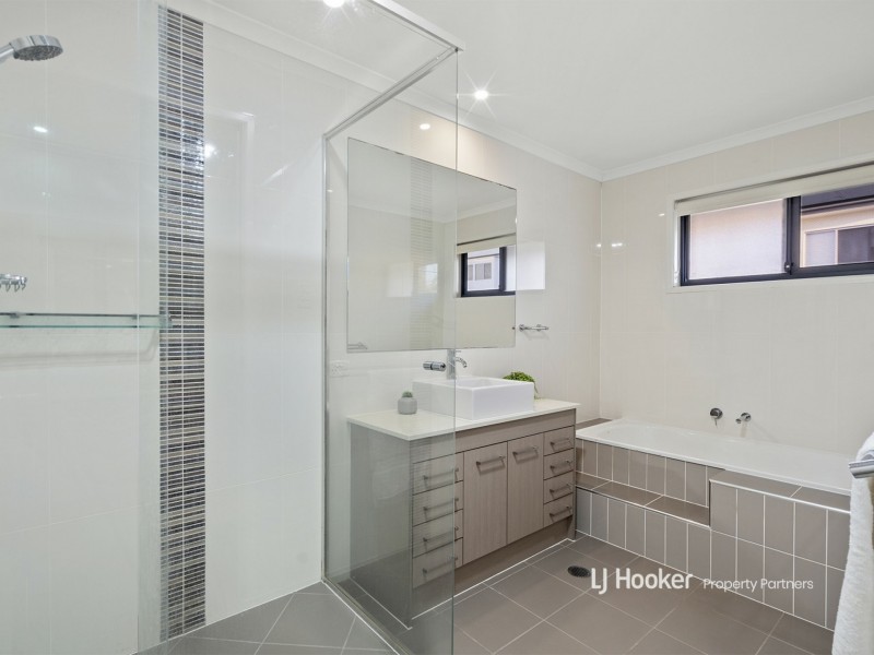 9 McGarry Street, Eight Mile Plains QLD 4113