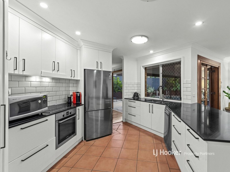 14 Golden Avenue, Calamvale QLD 4116