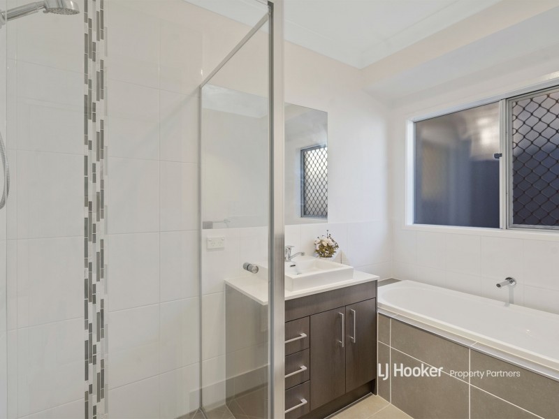 15 Noble Street, Pallara QLD 4110