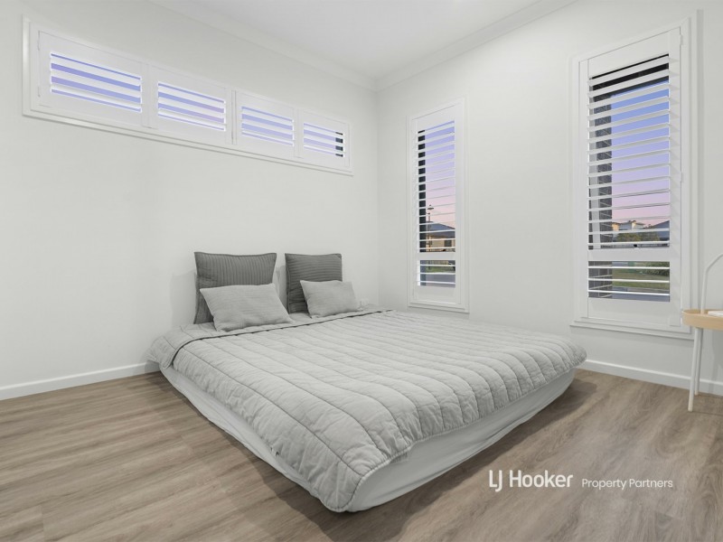 8 Bassin Street, Pallara QLD 4110