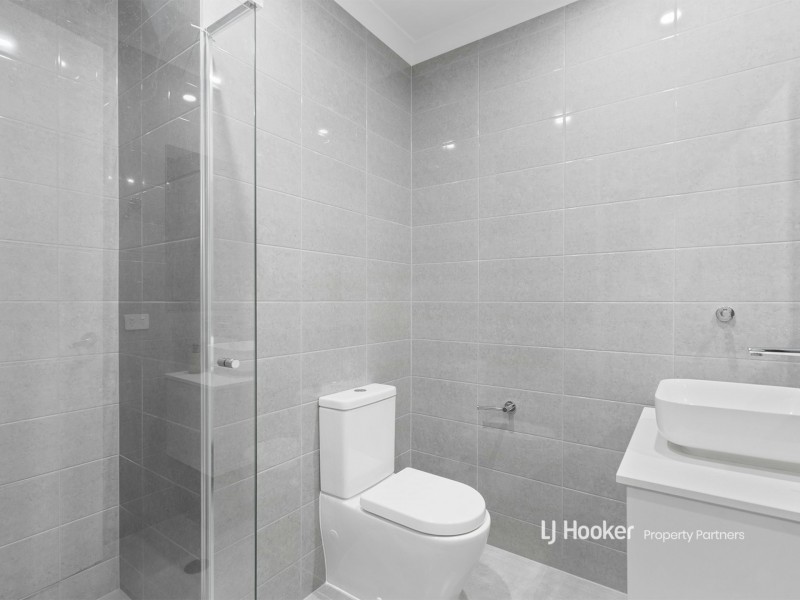 8 Bassin Street, Pallara QLD 4110