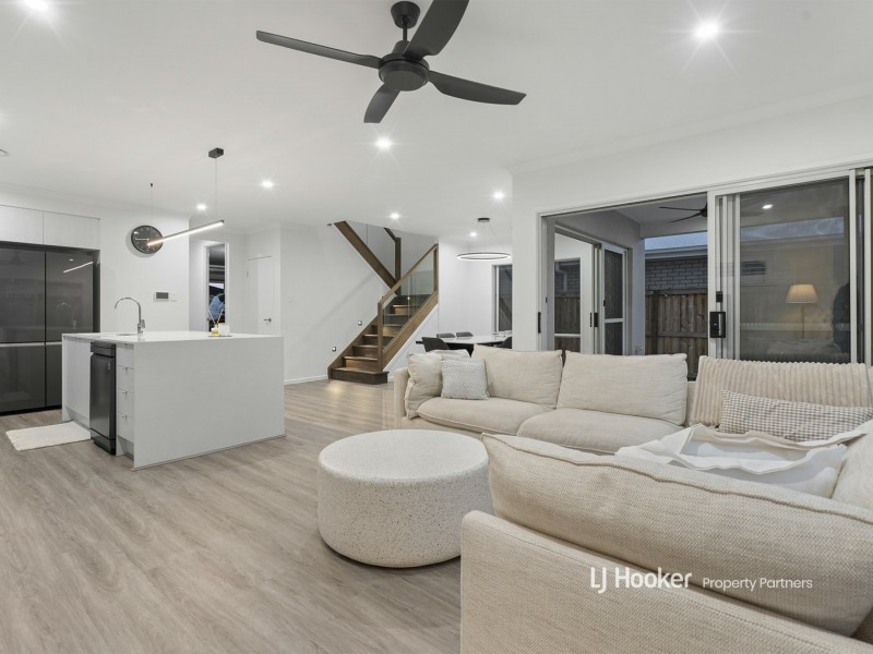 8 Bassin Street, Pallara QLD 4110