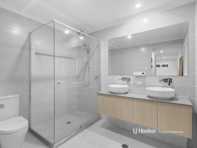 8 Bassin Street, Pallara QLD 4110