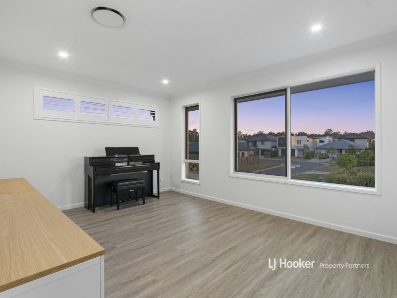 8 Bassin Street, Pallara QLD 4110