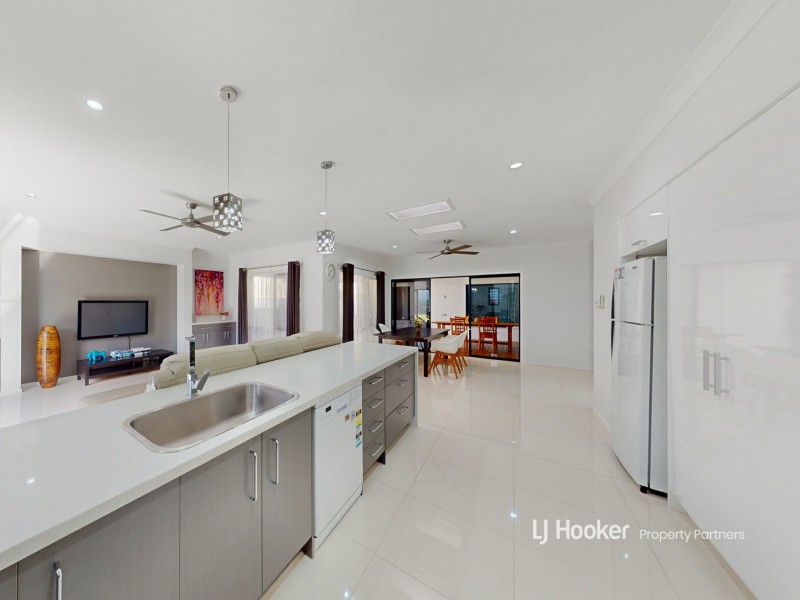 48 Juniper Circuit, Stretton QLD 4116