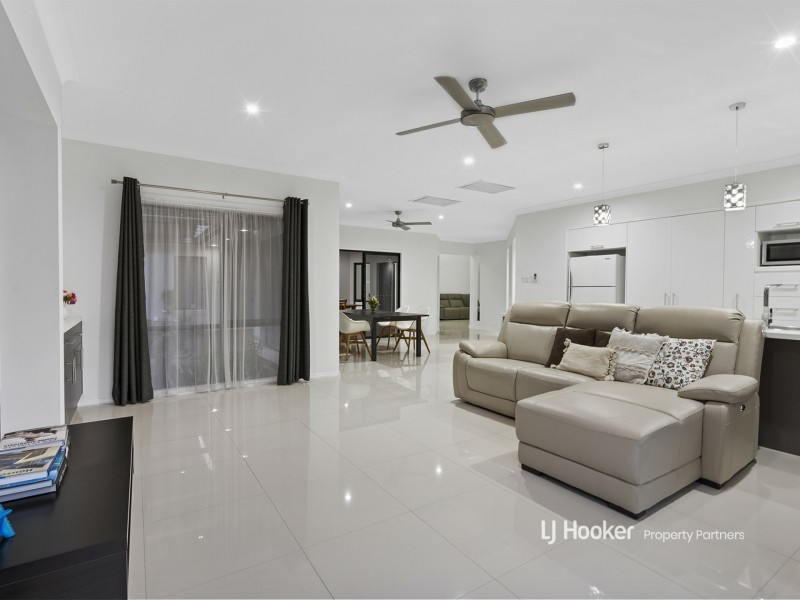 48 Juniper Circuit, Stretton QLD 4116