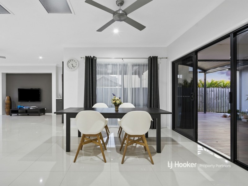 48 Juniper Circuit, Stretton QLD 4116