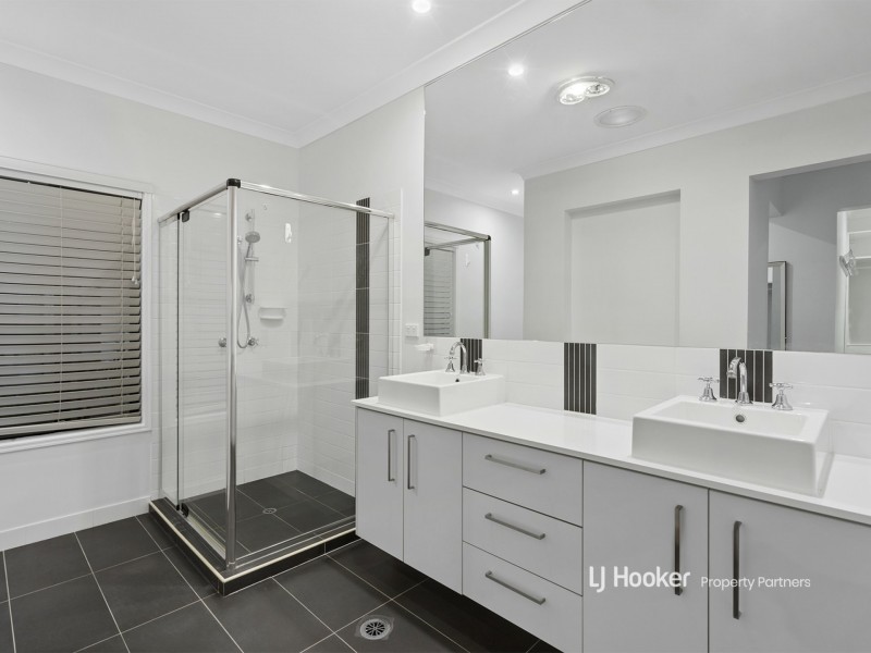 48 Juniper Circuit, Stretton QLD 4116