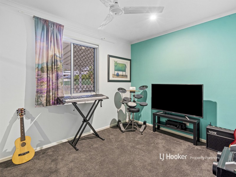 100 Dennis Road, Springwood QLD 4127